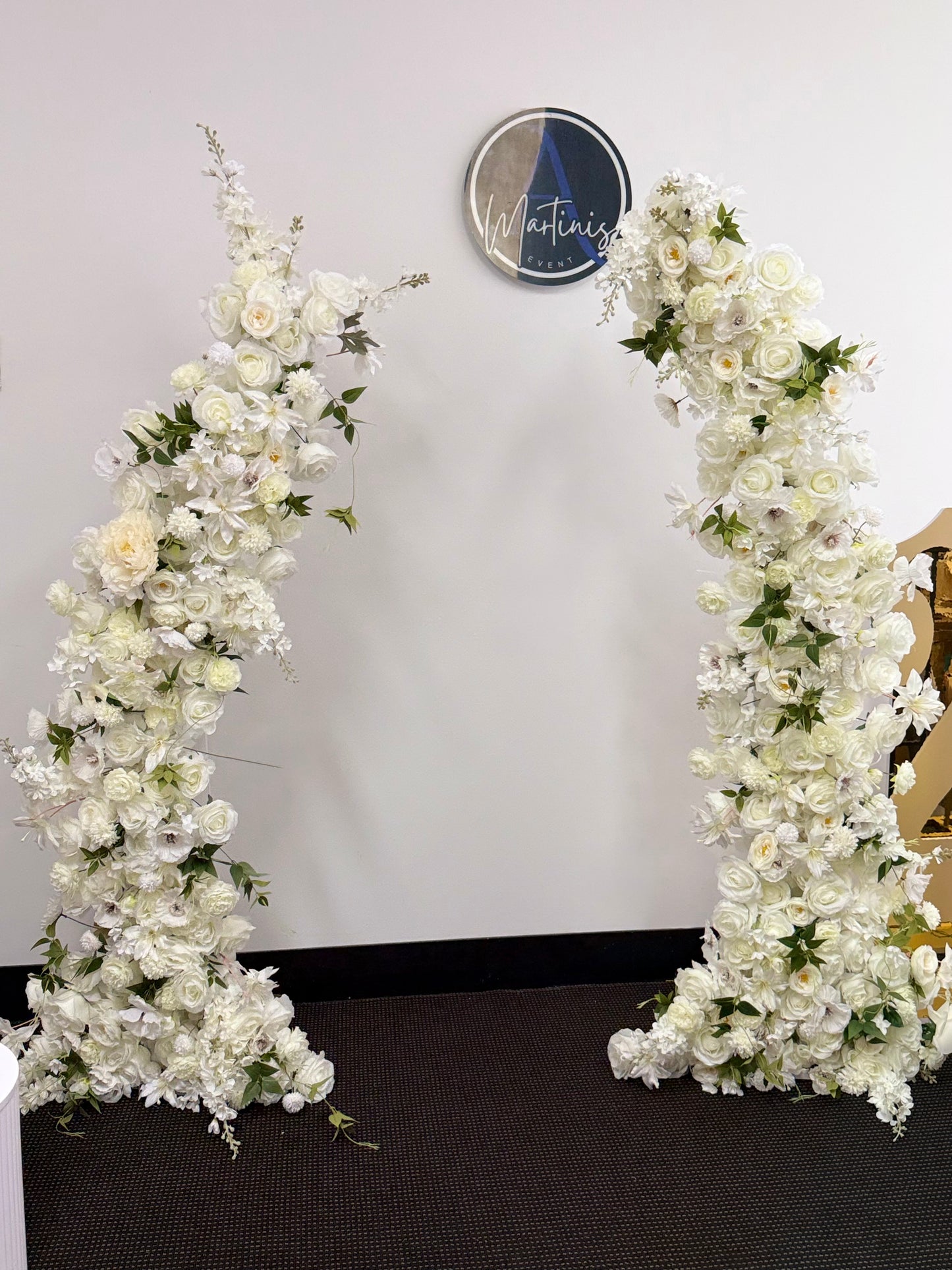1AME4 - floral arch